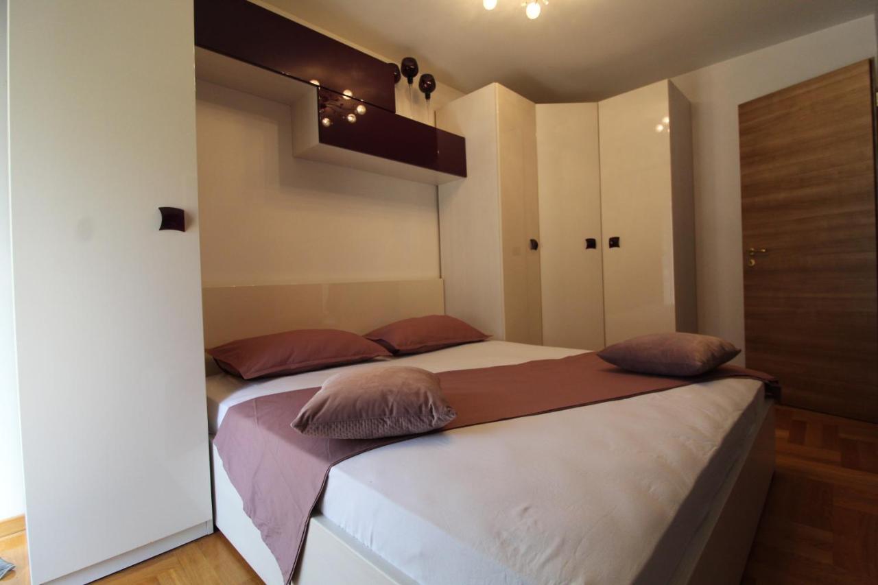 Macadamia With Garage Parking Apartament Split